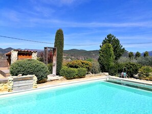 Outdoor pool, a heated pool - Modern, refurbished gîte with air conditioning, garden and jacuzzi.  (Mollans-sur-Ouvèze)