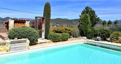 GĂźte moderne refait Ă  neuf avec climatisation, jardin et jacuzzi.