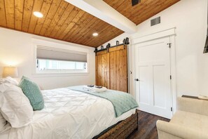 4 chambres, bureau, Wi-Fi, draps fournis