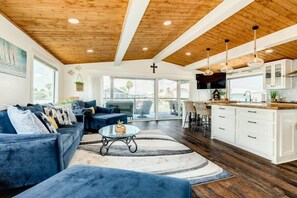 TV, streaming services, offices - Private Oasis - Bayfront, Heated Pool, Fire Pit! (Jamaica Beach)