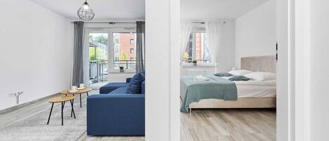 1 bedroom, desk, iron/ironing board, WiFi