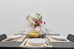 Dining - James Cook 3 | Beautiful Apartment | Balcony (Wrocław)