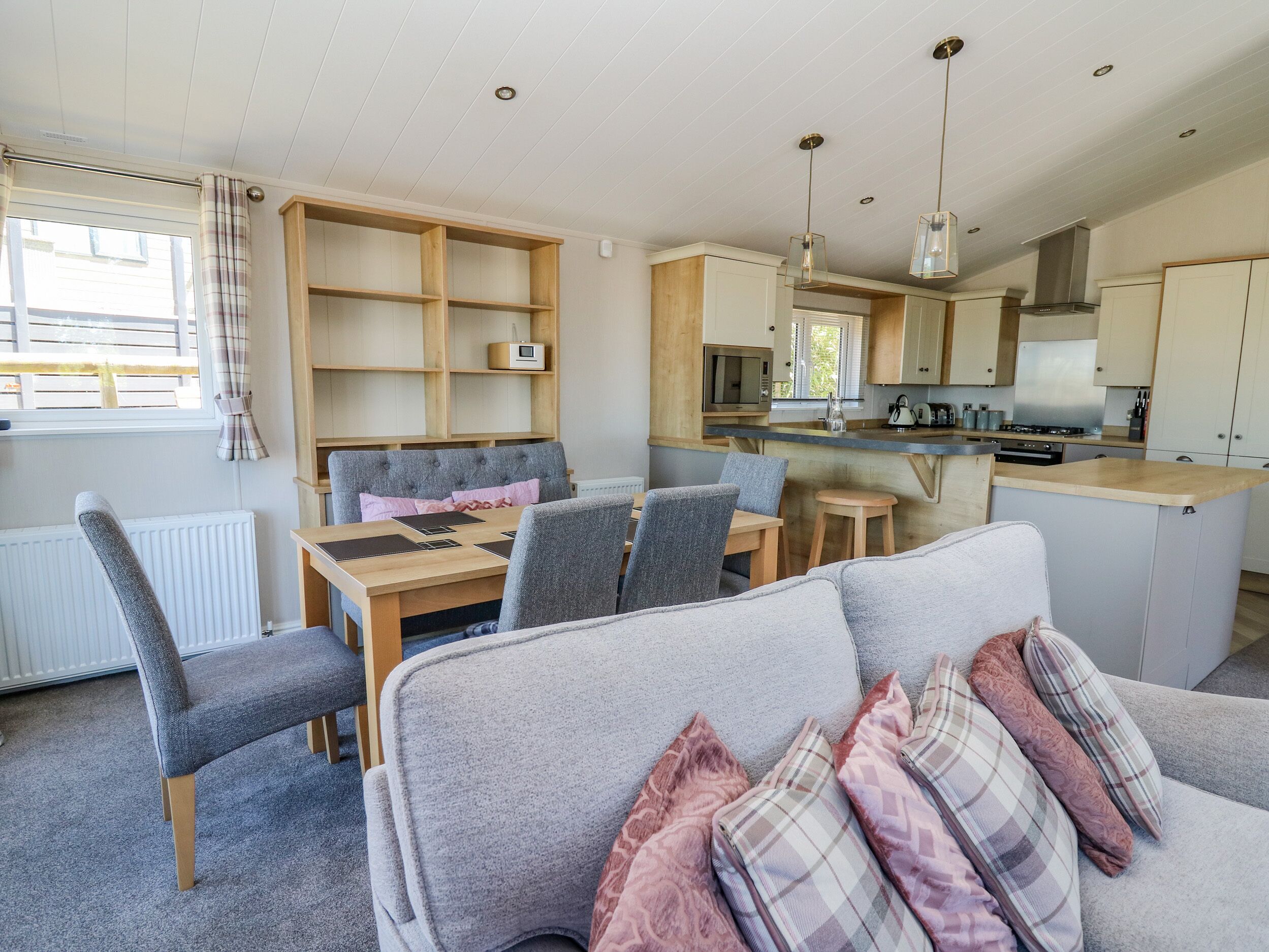 冰箱、洗碗机、电热水壶、烤面包机