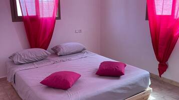 3 Schlafzimmer, Reisekinderbett, kostenloses WLAN, Bettwäsche