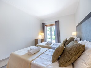 2 bedrooms, iron/ironing board, travel cot, WiFi