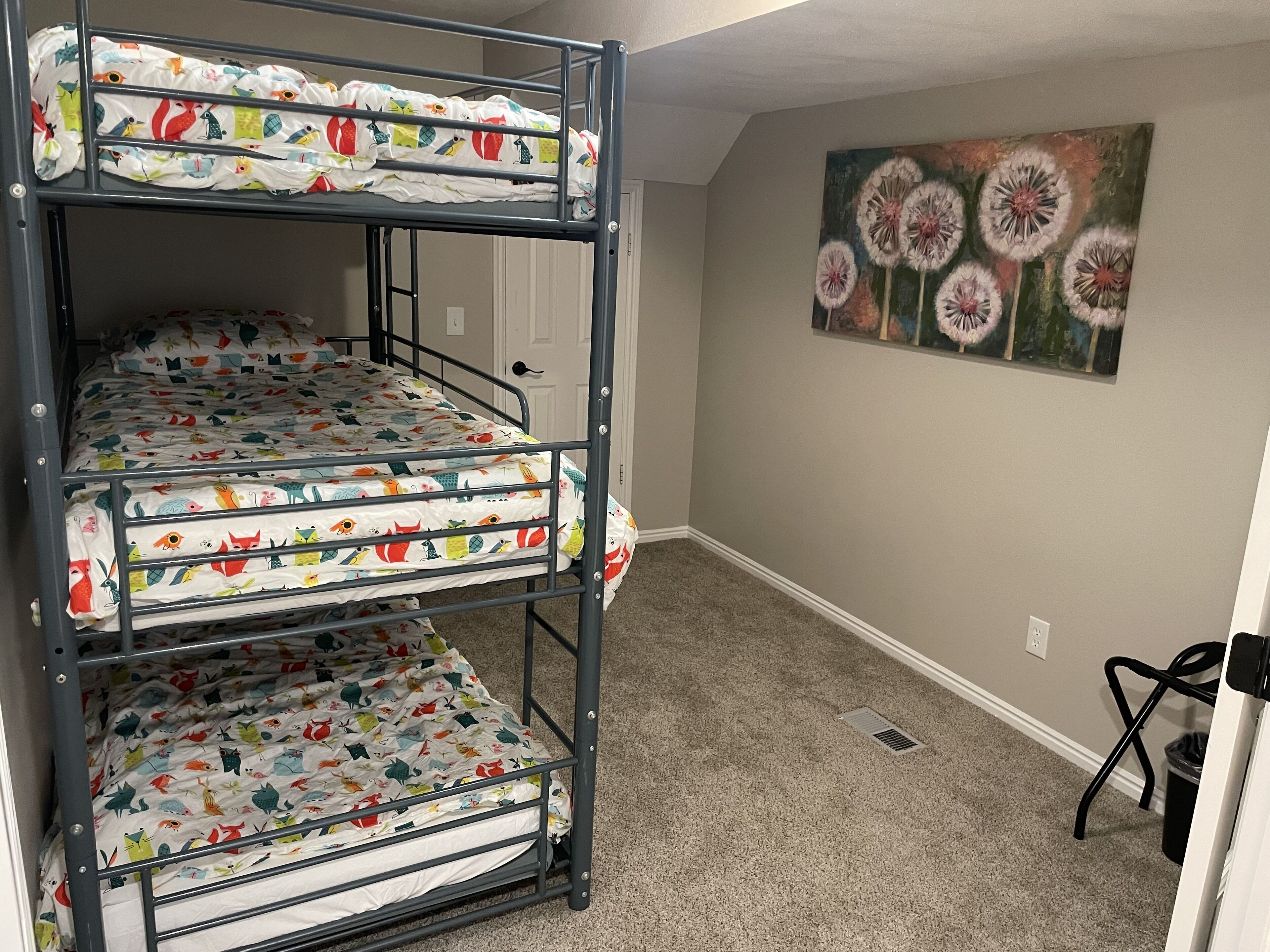 3 slaapkamers, een bureau, een strijkplank/strijkijzer, gratis wifi