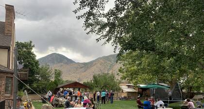 Luxury Basement Apartment with Private Entrance. Play with Farm Animals!