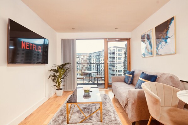 Deluxe-Apartment, eigenes Bad, Kanalblick | Lounge