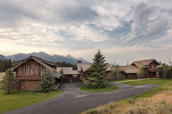 Front Exterior - Northern Exposure - Jackson, WY - Luxury Villa Rental