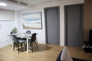 Departamento, baño en la habitación (Merced10 1B ) | Interior