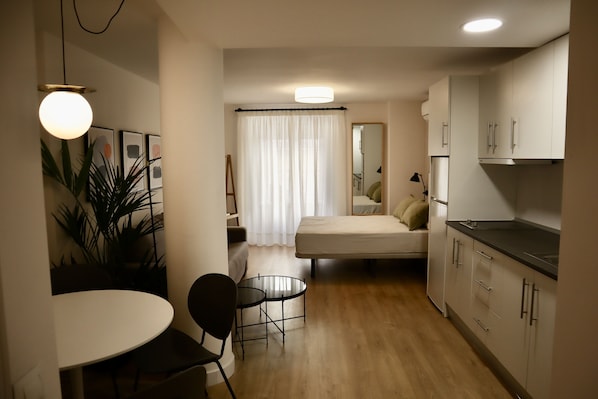 Studio, Ensuite | Interior
