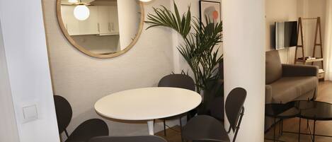 Studio, en-suite badkamer | Interieur