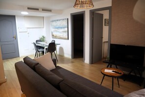 Apartment, Ensuite (Merced10 1B ) | Interior - Merced10 1A (Málaga)