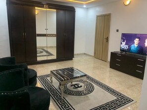 Executive Suite | Free WiFi - Weena Hotel & Resort (Lekki)