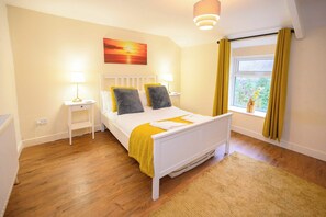 4 habitaciones, escritorio, tabla de planchar con plancha y wifi 