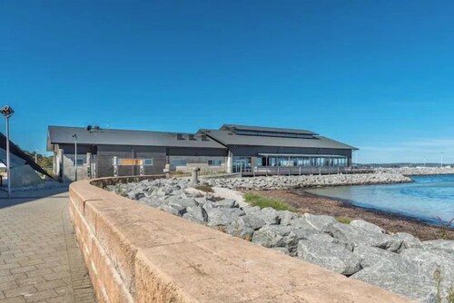 Foreshore Apartment 104 - a downtown apartment experience