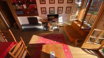 Télévision, cheminée