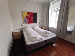 2 habitaciones, escritorio, cuna de viaje y wifi gratis