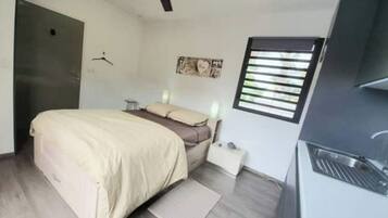 2 chambres, fer et planche à repasser, lit parapluie, Wi-Fi gratuit