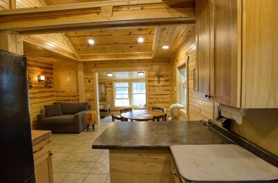 Cozy Cabin on Secluded Peninsula