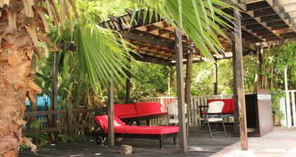 Bohemian Lodge - The Artiste's Boutique Villa