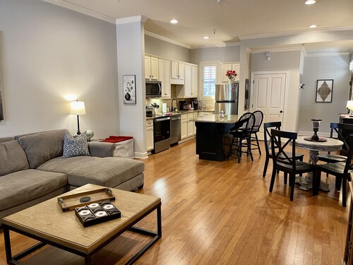 BamaNati - Step right out onto The Strip - walk to Stadium, Downtown & more!