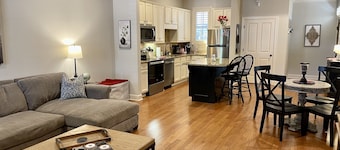 BamaNati - Step right out onto The Strip - walk to Stadium, Downtown & more!