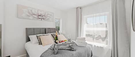 Apartment, Multiple Beds | 2 bedrooms, iron/ironing board, free WiFi, bed sheets
