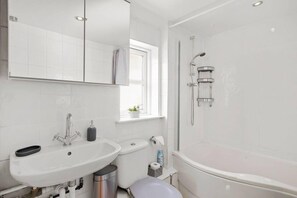 Apartment, Multiple Beds | Bathroom
