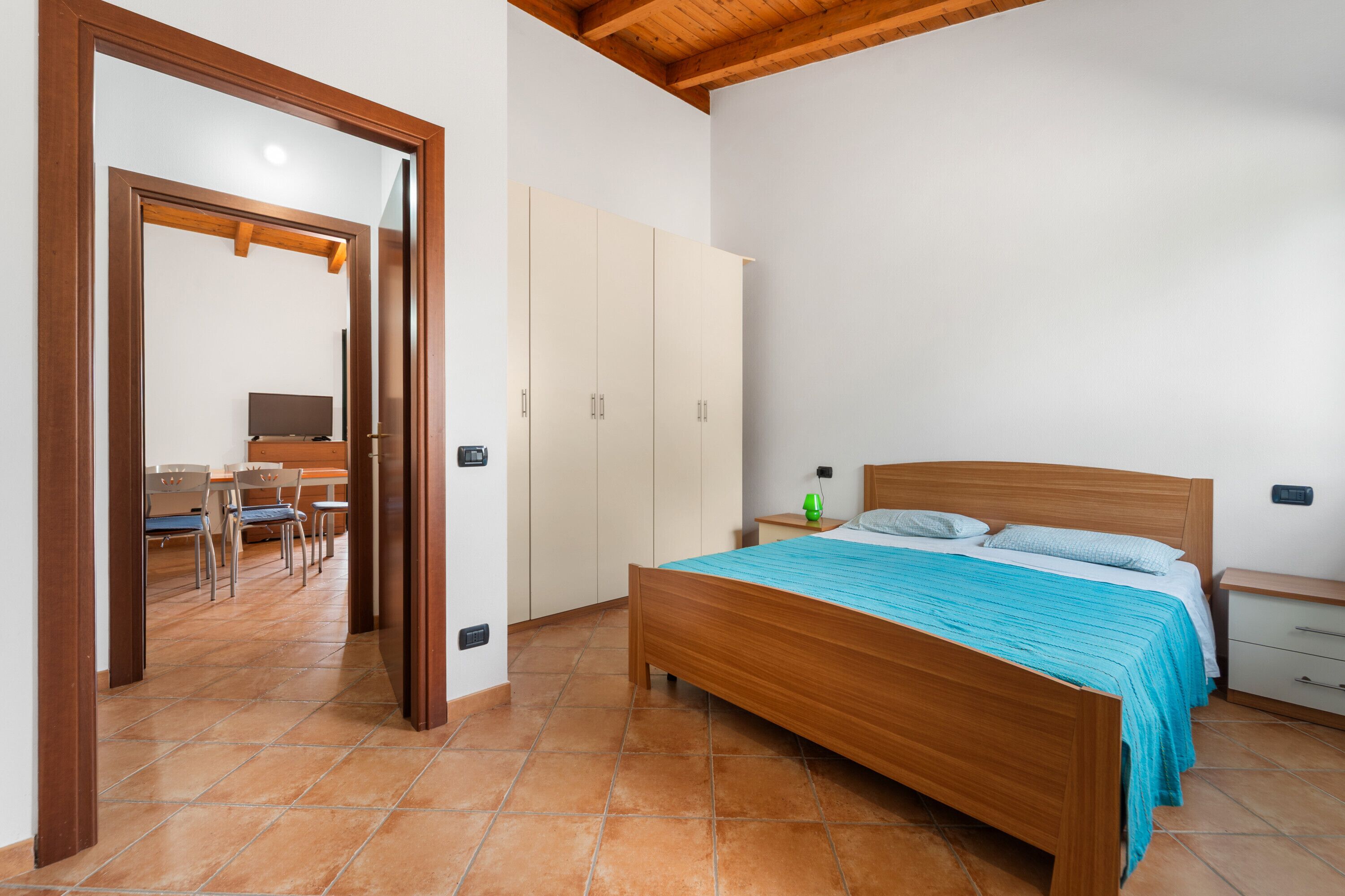 1 bedroom, bed sheets