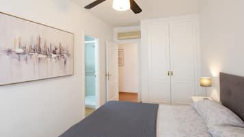 2 slaapkamers, een strijkplank/strijkijzer, gratis wifi, beddengoed
