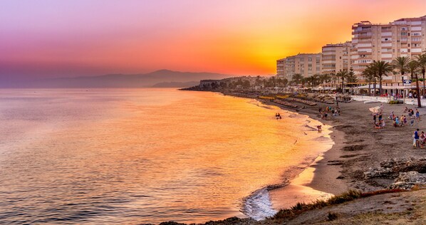 Una spiaggia nelle vicinanze