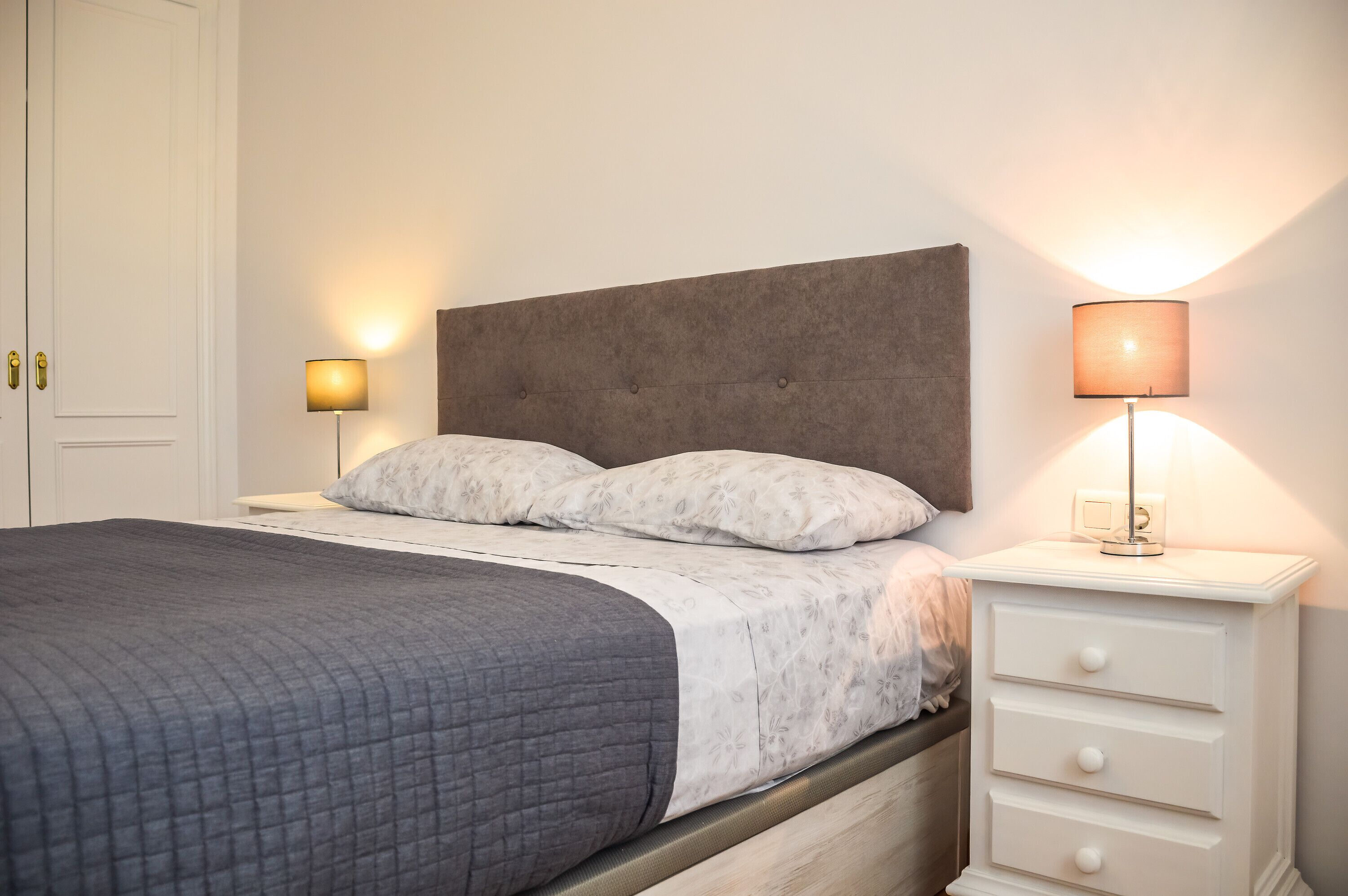 2 chambres, fer et planche à repasser, Wi-Fi gratuit, draps fournis