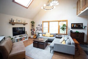 Smart TV, chimenea