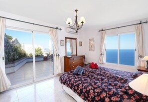 3 camere, ferro/asse da stiro, Wi-Fi gratuito, lenzuola