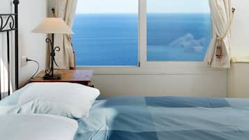 3 chambres, fer et planche à repasser, Wi-Fi gratuit, draps fournis