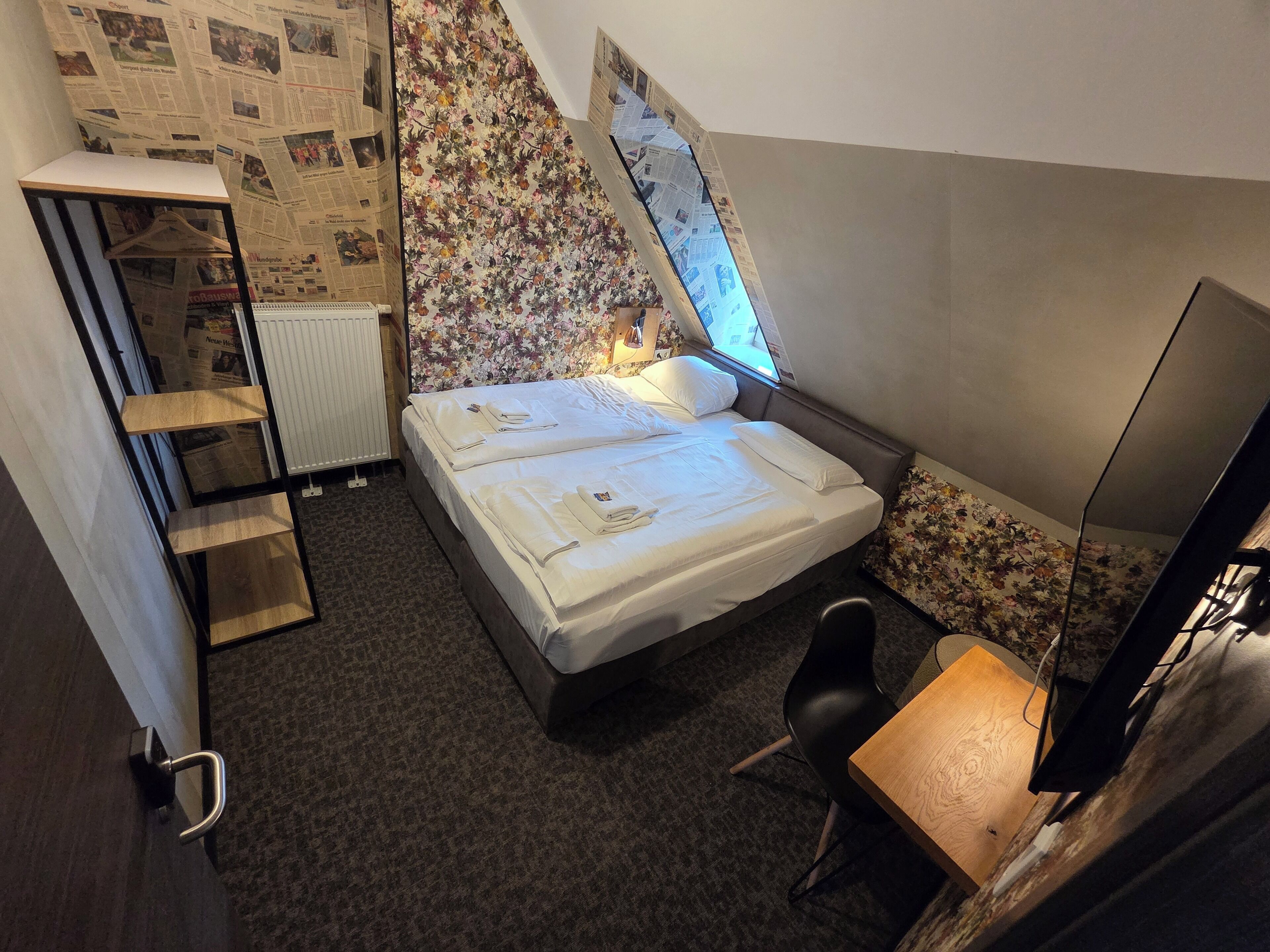 Kamar, Bebas Asap Rokok, kamar mandi umum | Brankas, ruang kerja ramah laptop, tirai kedap cahaya, dan Wi-Fi gratis