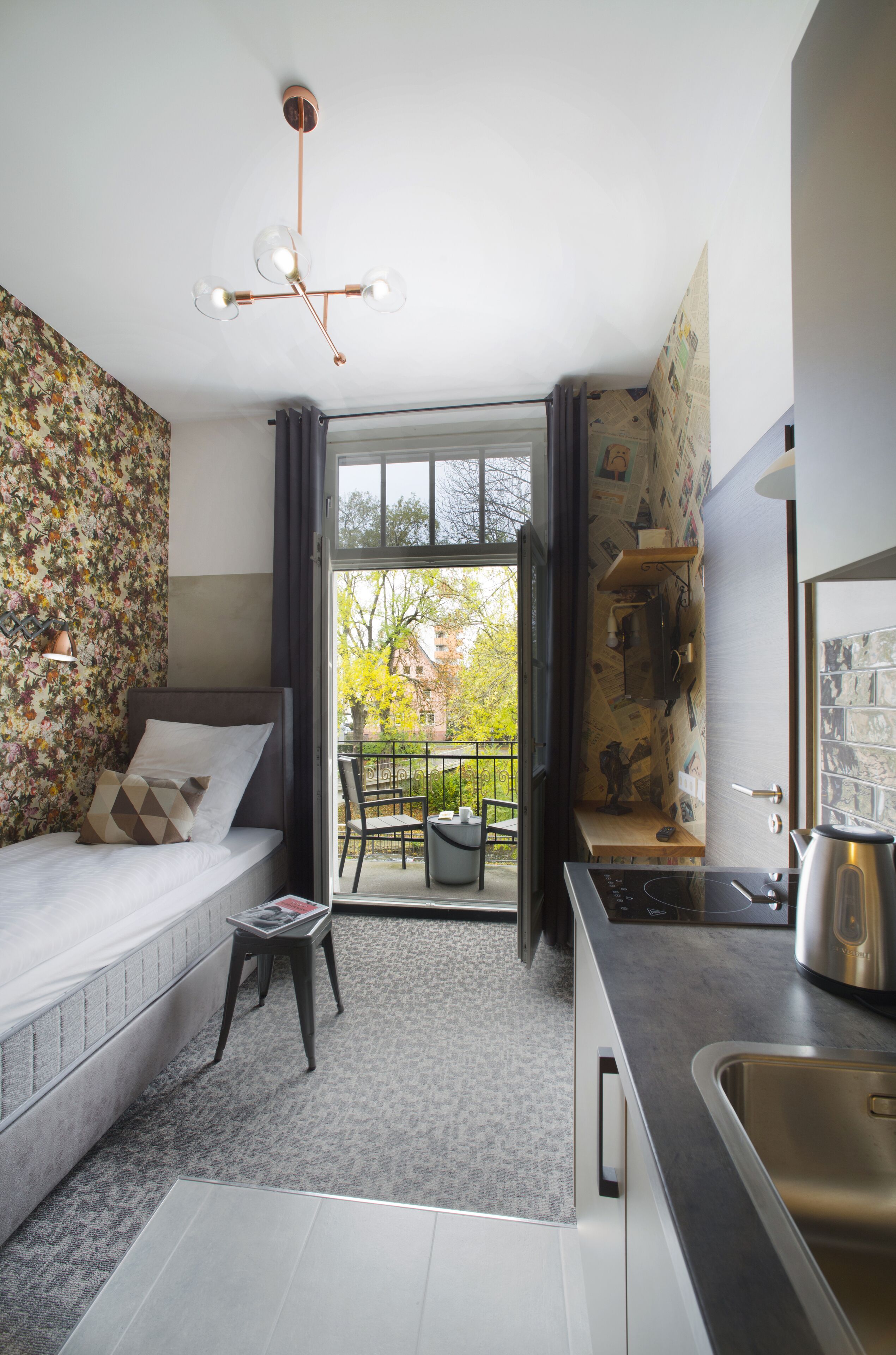 Basic Single Room | In-room safe, laptop workspace, blackout drapes, free WiFi