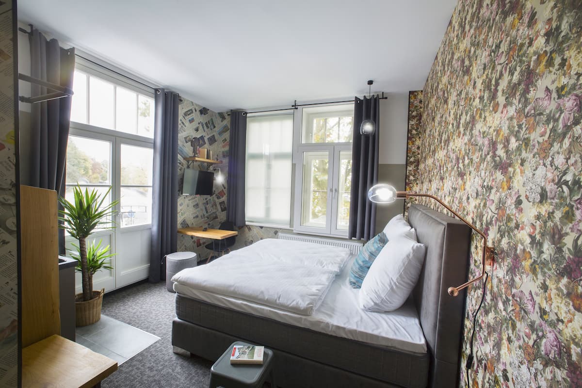 In-room safe, laptop workspace, blackout curtains, free WiFi