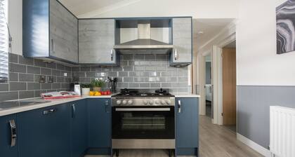 Hazel Lodge, 27 Roadford Lake Lodges