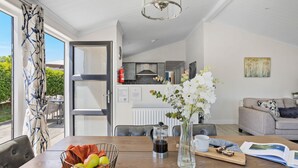 Dining - Hazel Lodge, 27 Roadford Lake Lodges (Lifton)
