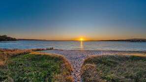 On the beach - Sunset Beach Luxury 24 (Soldiers Point)