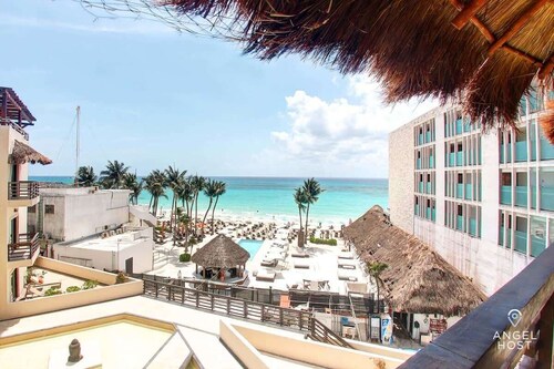 Ocean View Penthouse, Private Roof, Steps to Beach