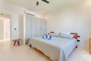 5 chambres, coffre-fort, bureau, fer et planche à repasser