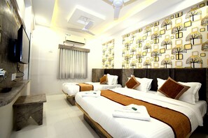 豪華三人房 | 床單