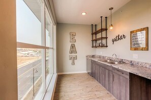 Interior - Group Stay Steps to BYU-Idaho · Gym + Free Parking (Rexburg)