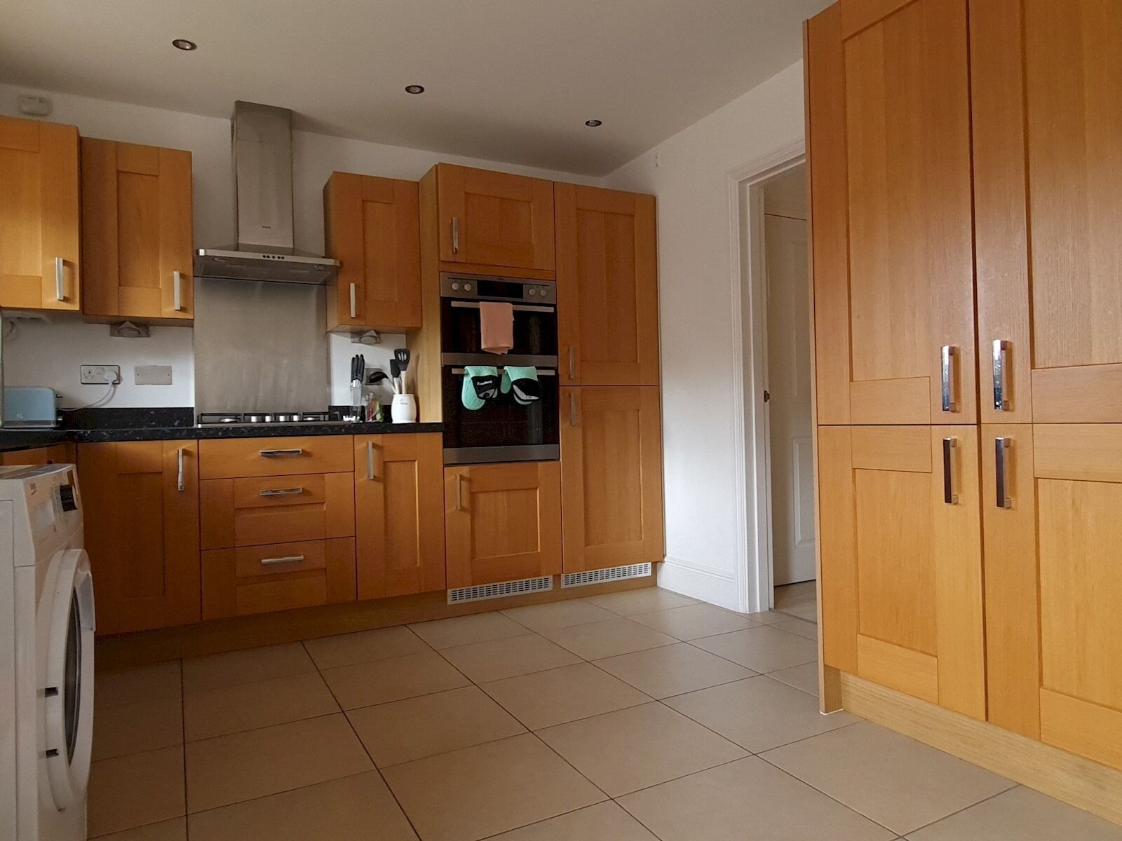 Réfrigérateur, micro-ondes, four, lave-vaisselle