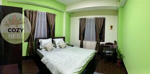 2 bedrooms, desk, iron/ironing board, free WiFi - A Cozy & homely apartment 1 km from city centre. (Gangtok)