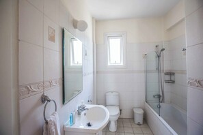 Baignoire, serviettes fournies