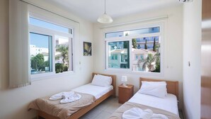 4 bedrooms, WiFi, bed sheets - Villa Delfini 27 - Four Bedroom Villa, Sleeps 6 (Protaras)